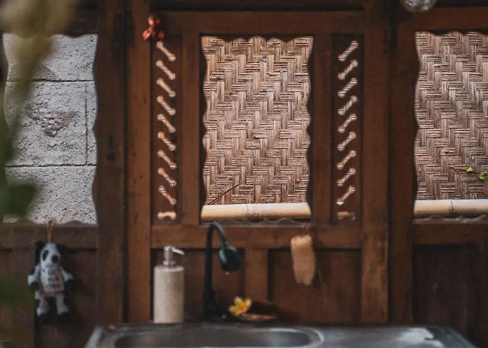 Гостевой дом Humble Wooden House Bali Ketewel